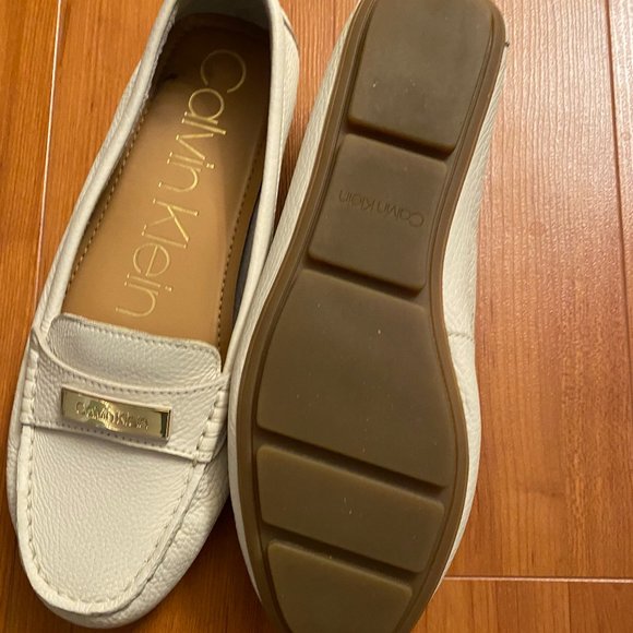 Calvin Klein Loafers/Flats 7.5 - Picture 3 of 3
